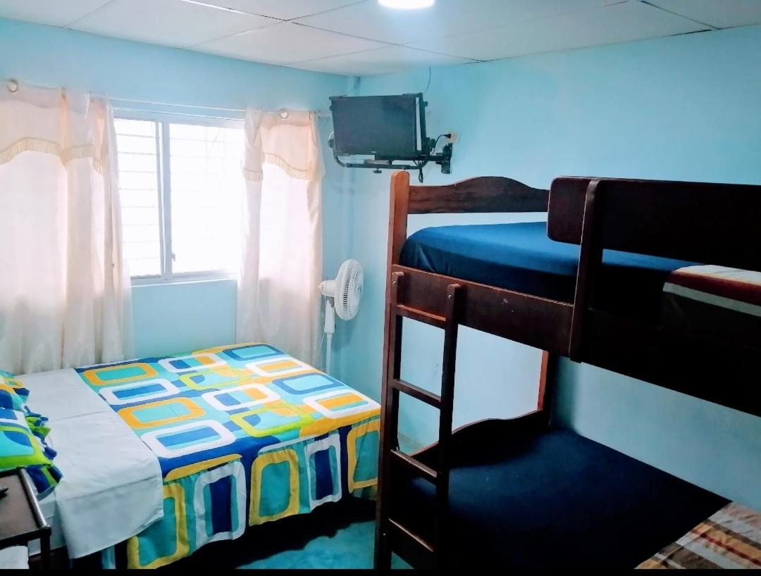 Hostal Aruba Atacames Oda fotoğraf